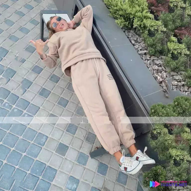 Женский спортивный костюм с надписями!