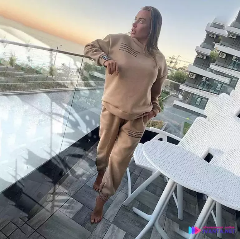 Женский спортивный костюм с надписями!