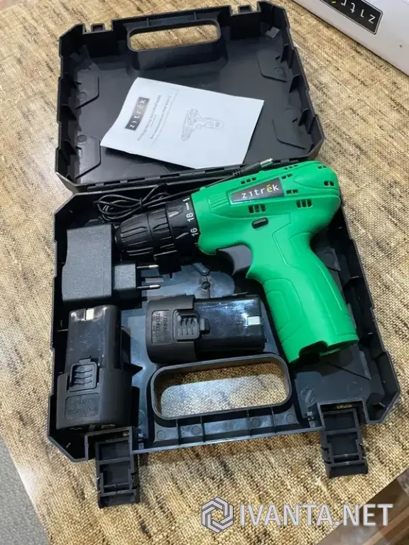 Дрель-шуруповерт Zitrek Green12, в комплекте 2 аккумулятора 12 В, кейс для хранения, насадка, подсветка.