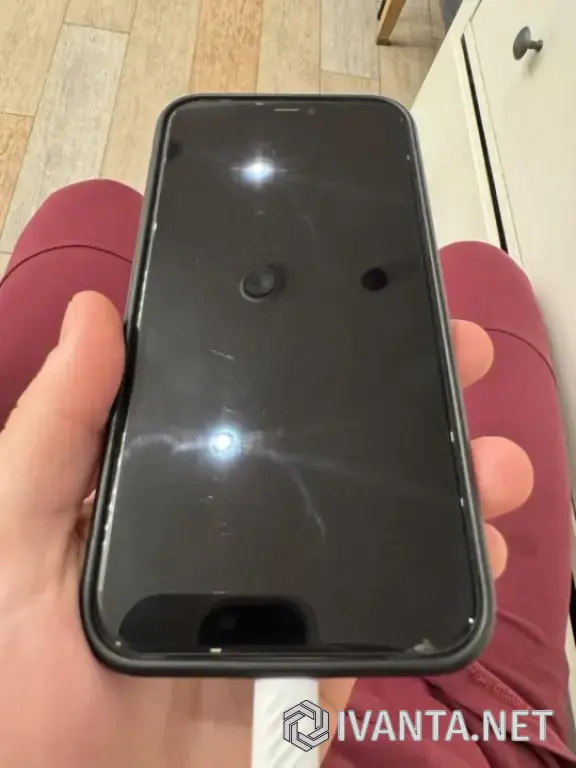 Продам iPhone 11