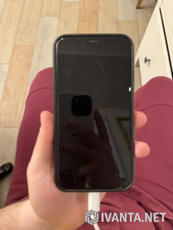 Продам iPhone 11