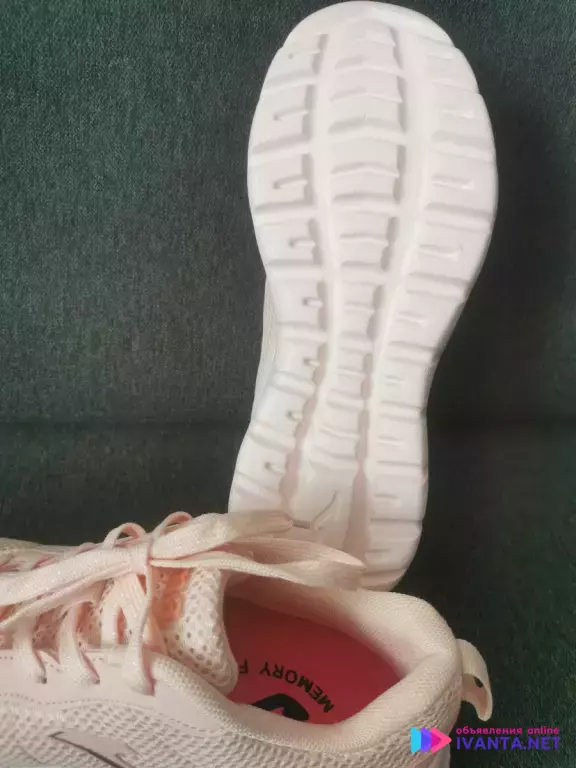 Кроссовки новые Joma!