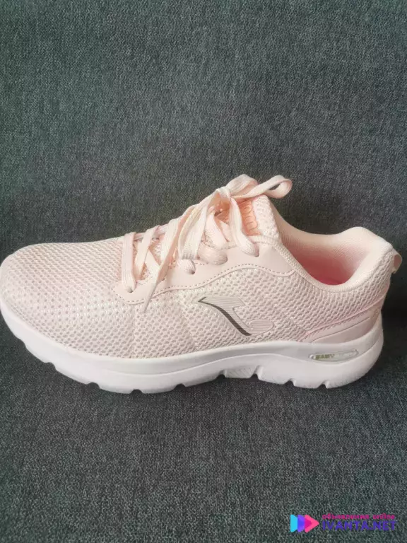 Кроссовки новые Joma!