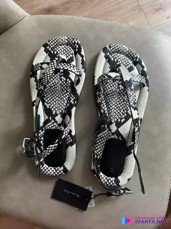 Сандалии Massimo Dutti!