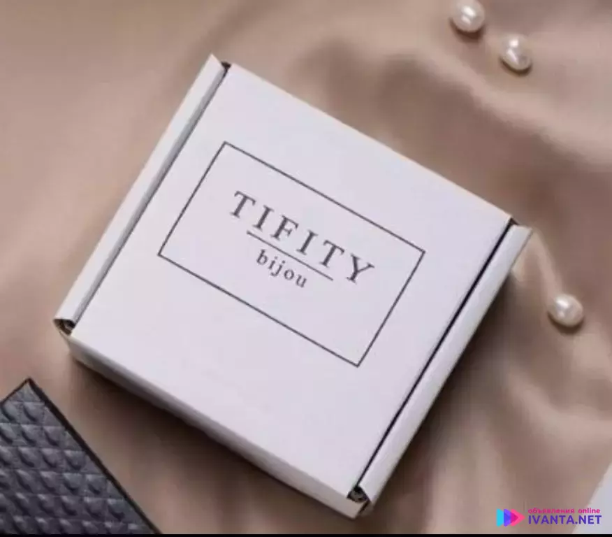 Белые матовые серьги