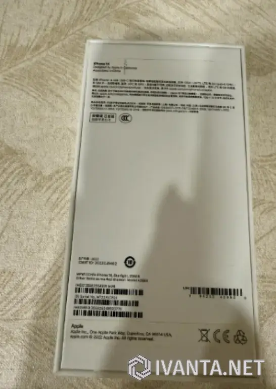 Телефон iPhone 14