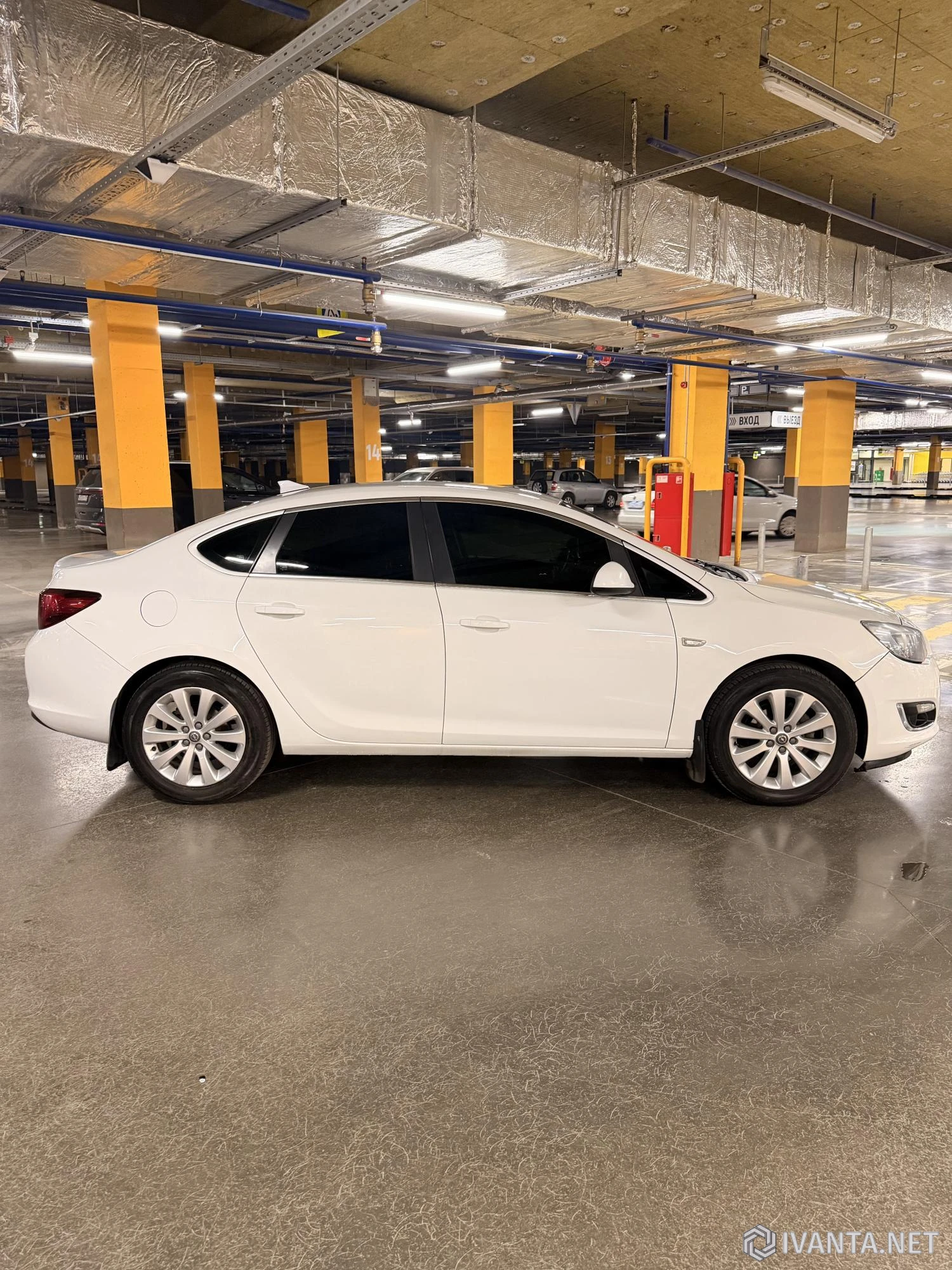 Продажа Opel Astra 2014 года, максимальная комплектация - Автомобили - Ivanta.net
