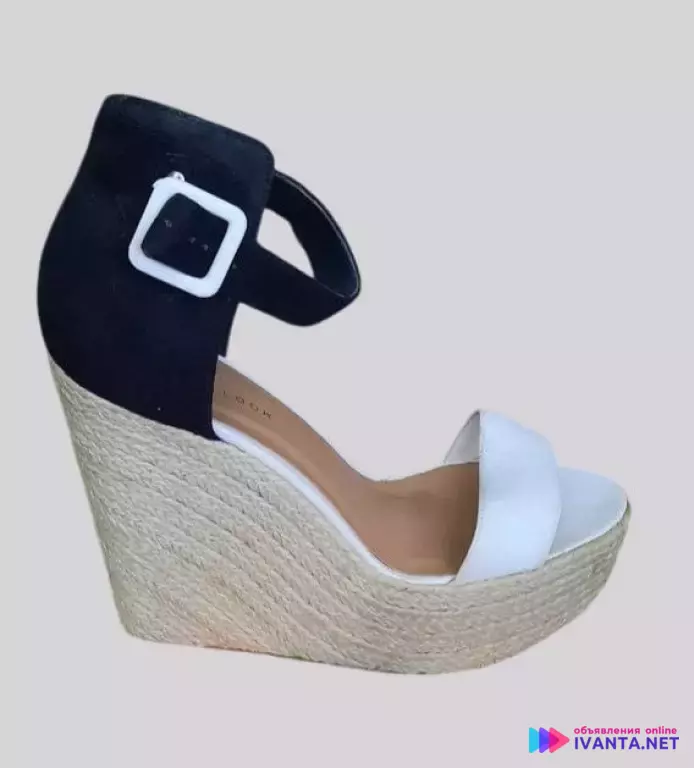 Новые босоножки на танкетке!