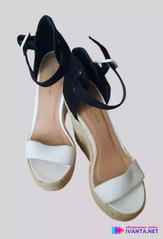 Новые босоножки на танкетке!