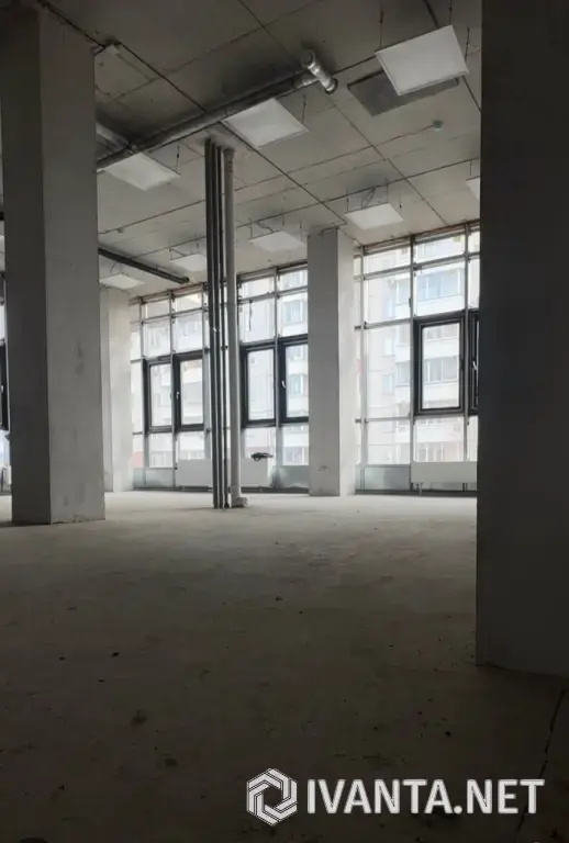 Помещение под школу танцев.