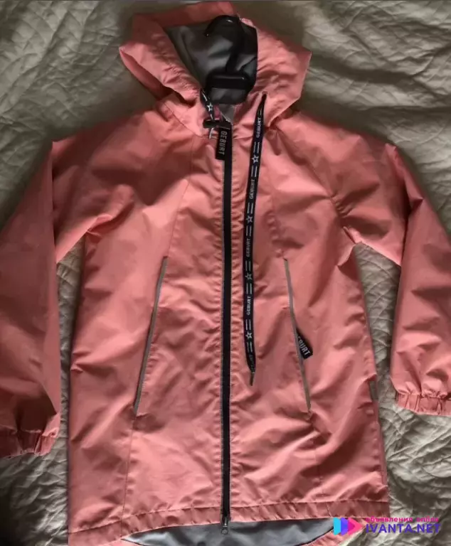 Ветровка на девочку 134