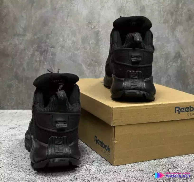 Зимние кроссовки с мехом мужские Reebok
