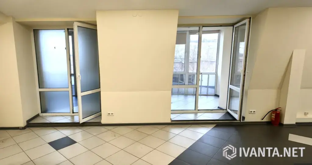 Офис в самом центре города 189 м² 1 линия