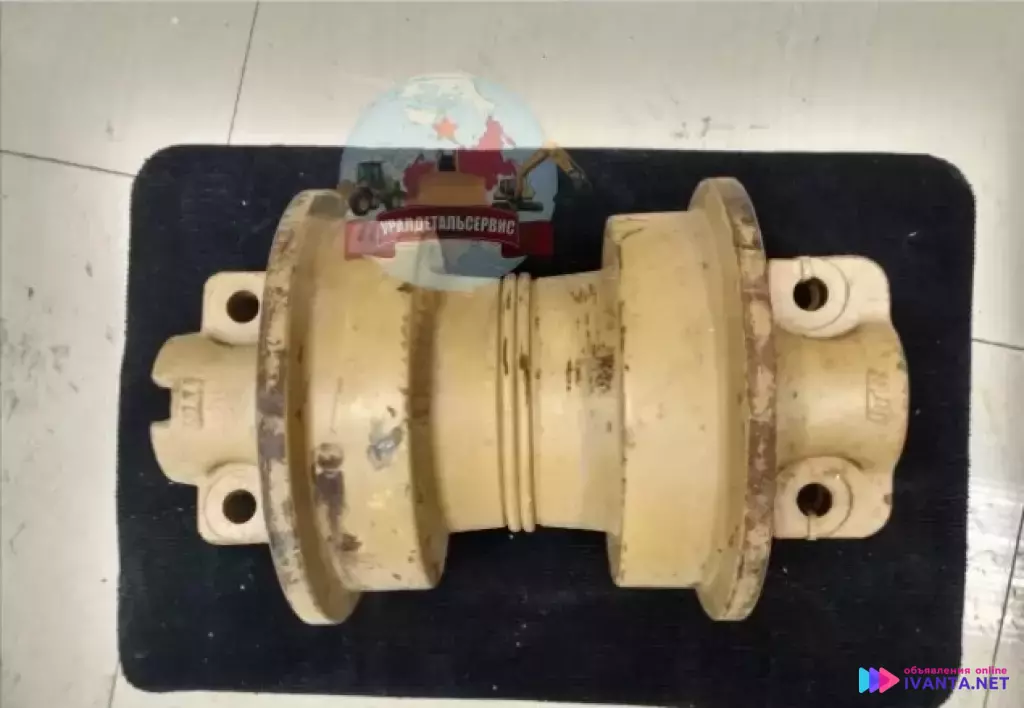 "Каток опорный однобортный 14X-30-00082 Komatsu "