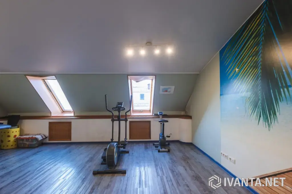 Коттедж 272 м² на участке 4 сот.