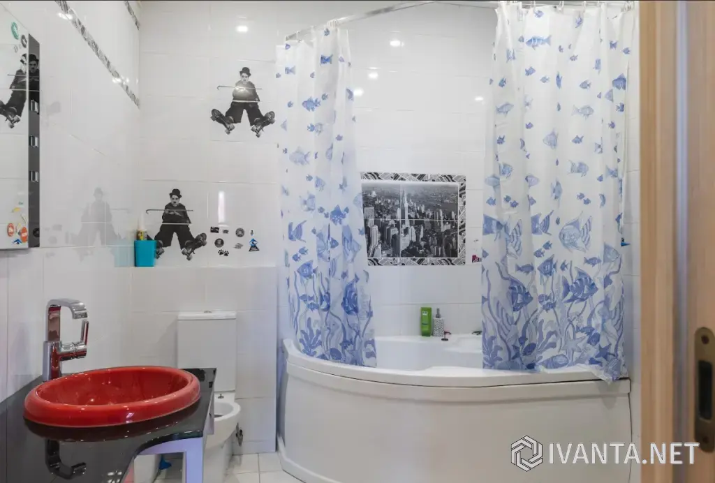 Коттедж 272 м² на участке 4 сот.