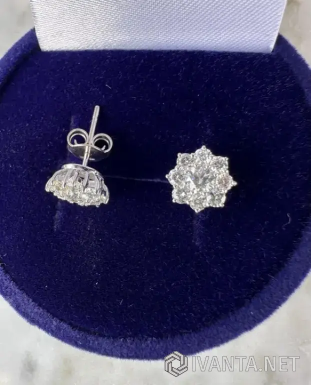Серьги пусеты с природными бриллиантами