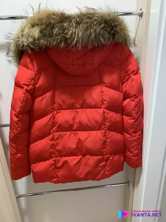 Яркий пуховик XS!