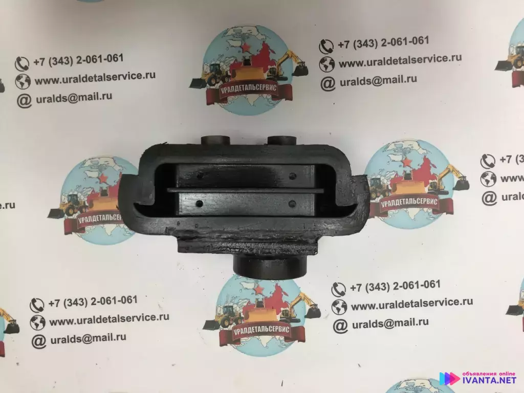 Подушка двигателя задняя 4628977 / 4628983