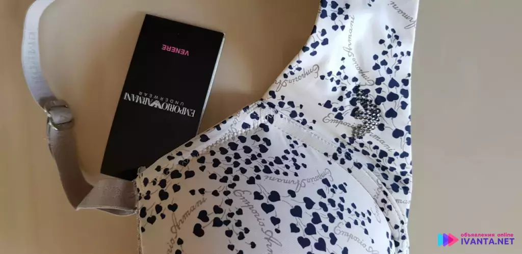 Armani новый бюстгальтер!