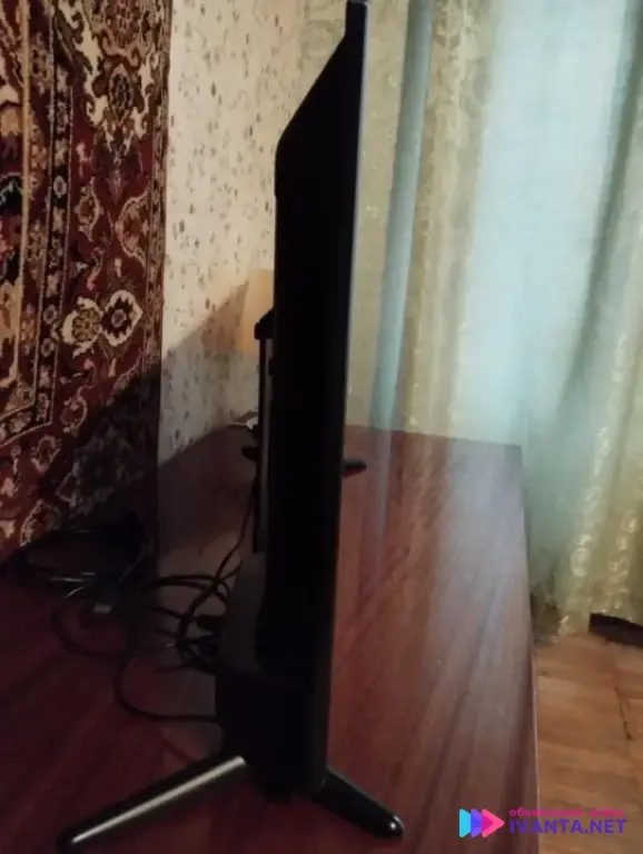 Телевизор с жидкокристаллическим экраном YUNO