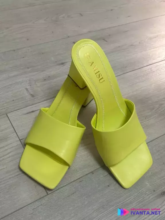 Новые яркие шлепки!